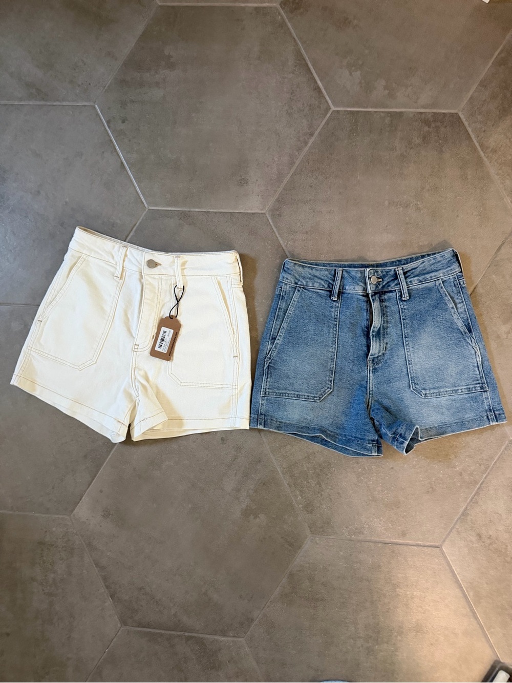 Set of two Women’s patch-pocket Denim Shorts - cream and blue